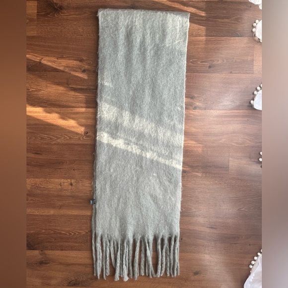 Winter Scarf - Picture 3 of 8